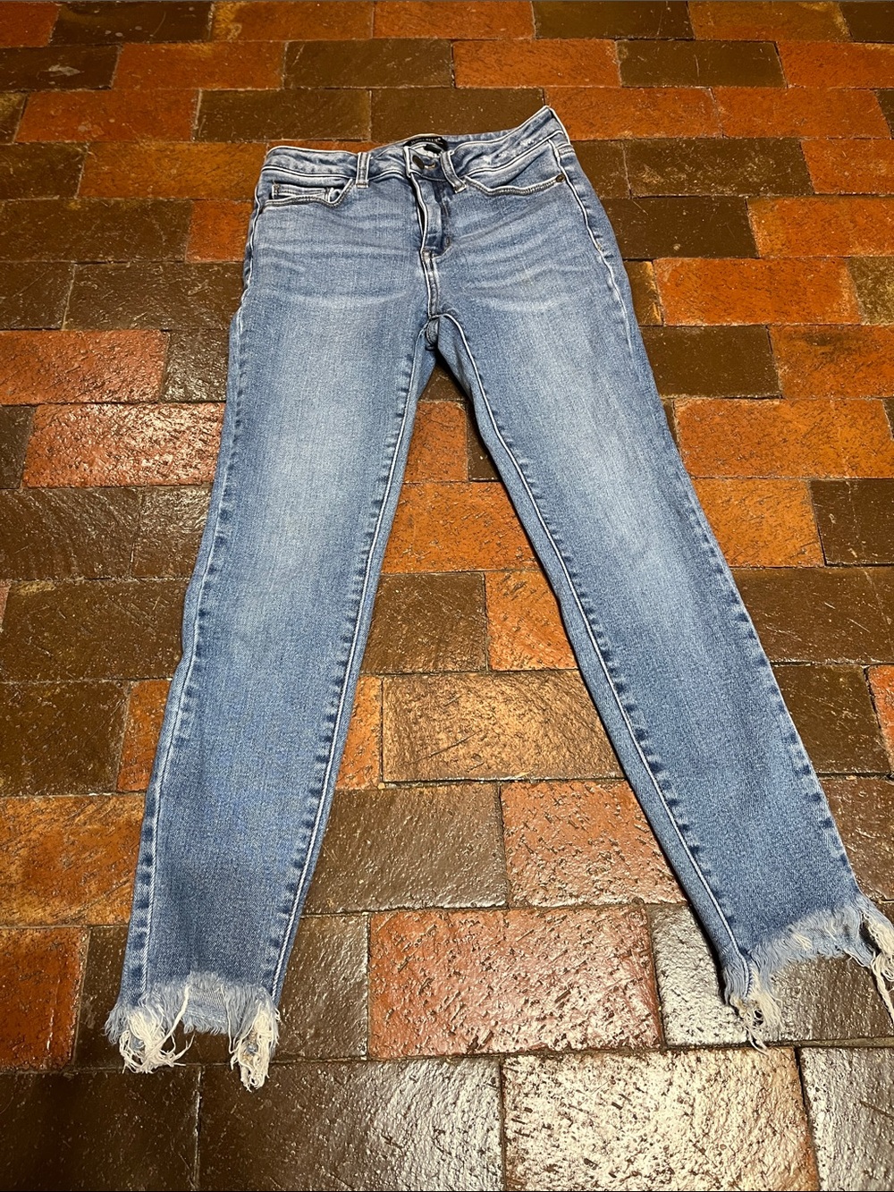 Judy Blue Los Angeles JUNIOR size 3 skinny jeans 25 inch length/ raw hem
